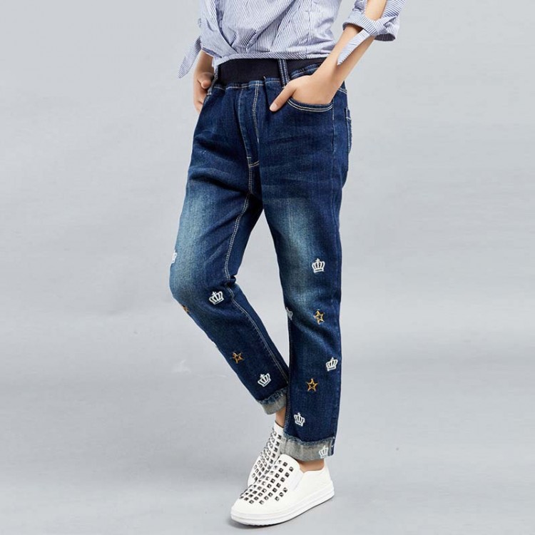 Crown patch pull-on jeans